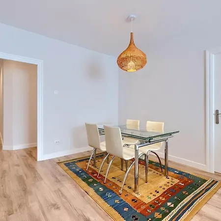 42nd Station By Next Stop Apartamento