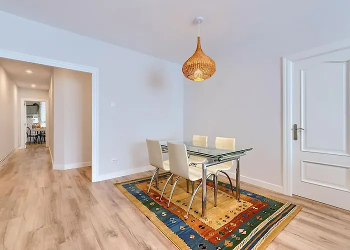 42nd Station By Next Stop Apartmán