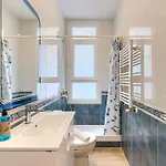 Apartment 42nd Station By Next Stop *